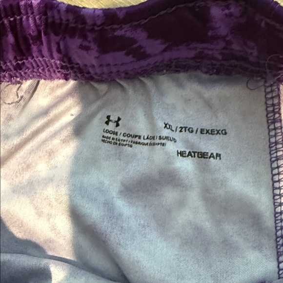 Under Armor Athletic Shorts - Picture 2 of 2